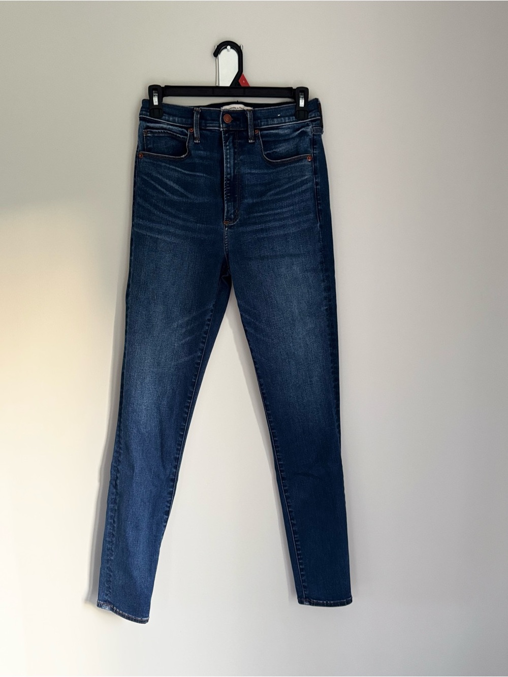 Abercrombie & Fitch Size 28 Dark Wash Skinny Jeans